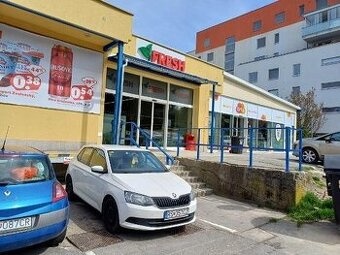 Prenájom - obchodné priestory, Kyjevské námestie BB