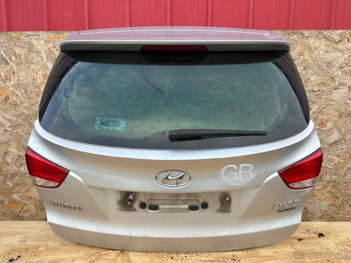 PRODÁM PÁTE DVEŘE, ZADNÍ VÍKO KUFRU HYUNDAI IX-35