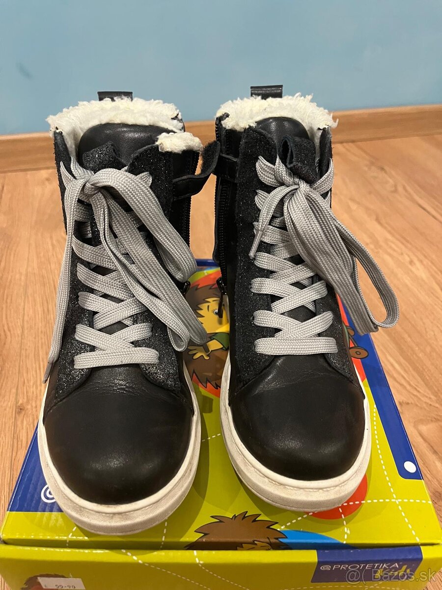 Zimne dievcenske topanky č. 33 Protetika