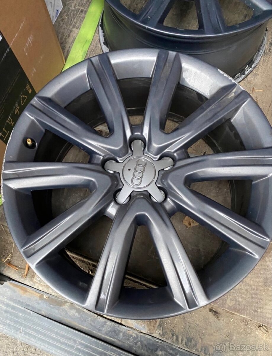 AUDI r18 hliníkové disky