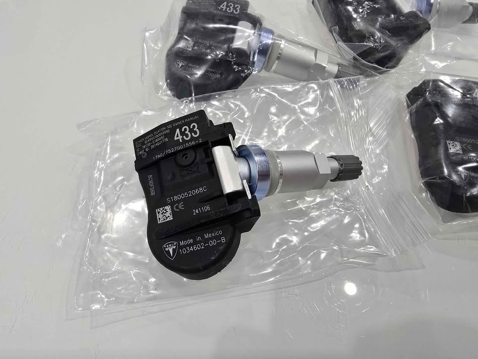 Predám TPMS senzory tlaku v pneumatikách TESLA