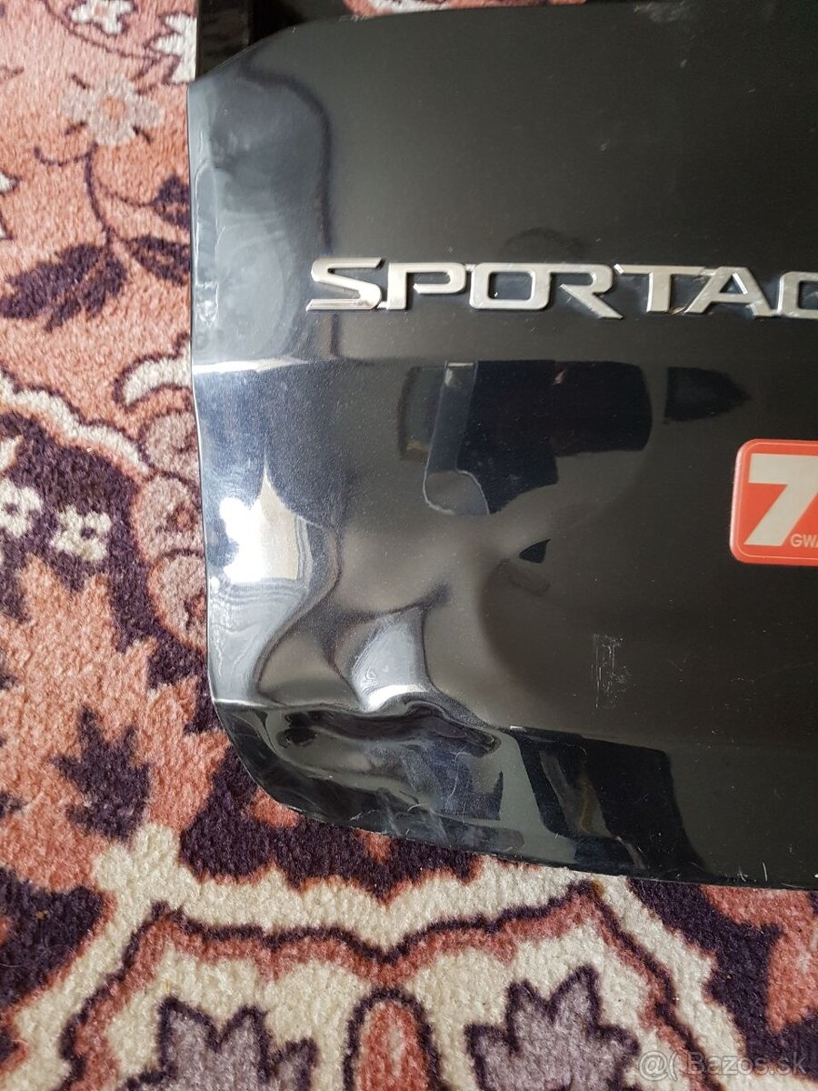 Predam kapotu zadnu kia sportage