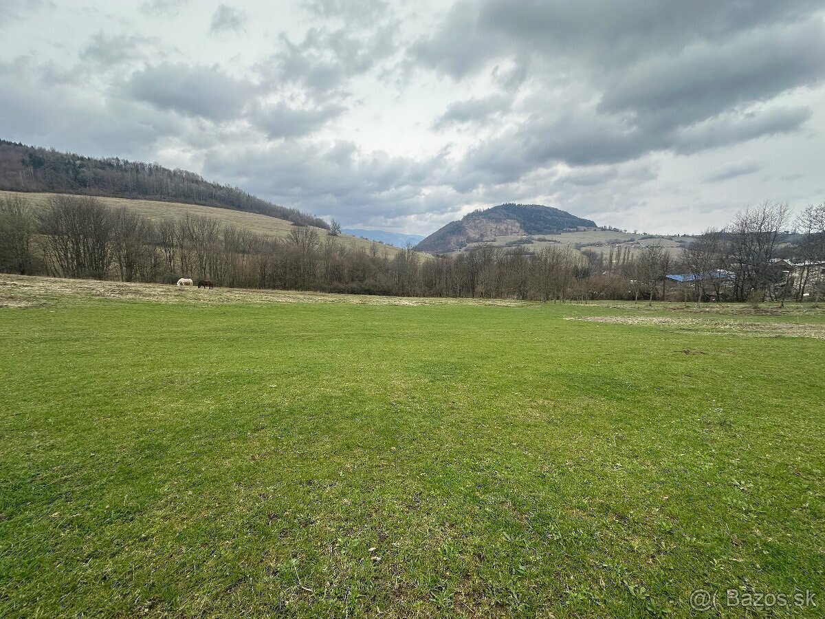 Slnečný stavebný pozemok Kotrčiná Lúčka 968 m²