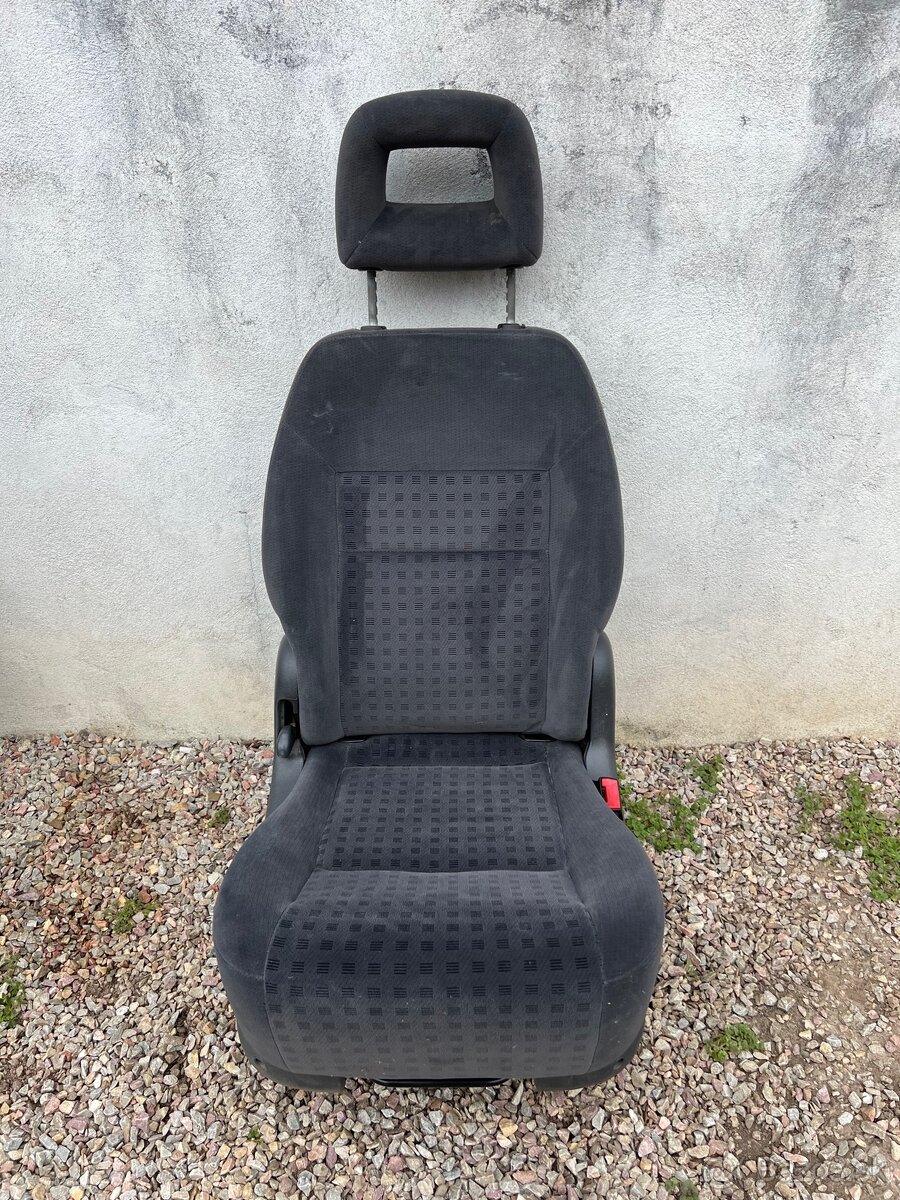 predam sedačky seat alhambra vw sharan ako na fotke