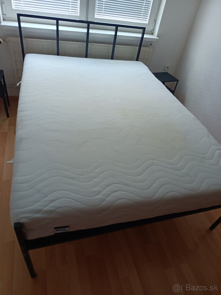 Posteľ 200x140