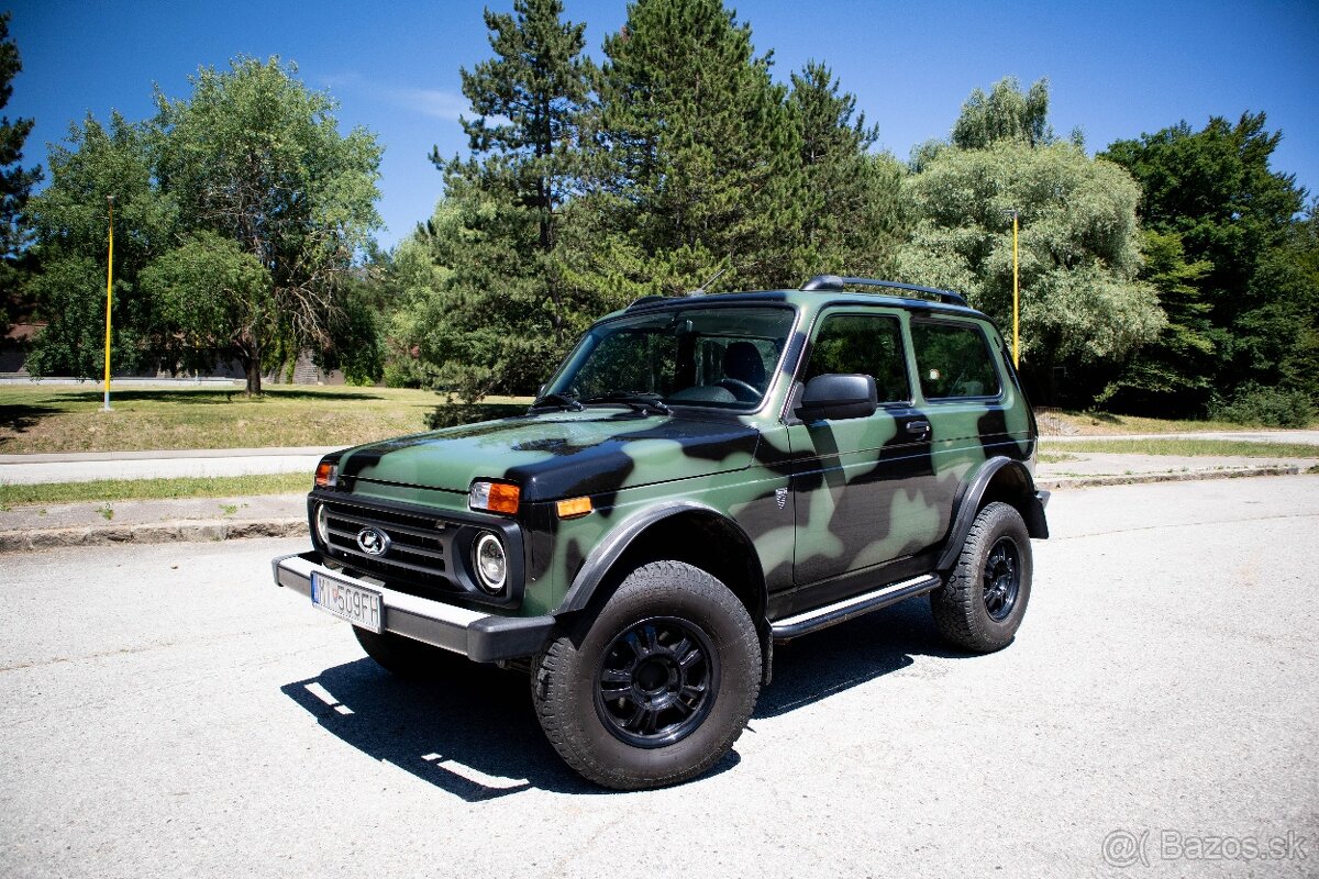 Lada Niva Bronto