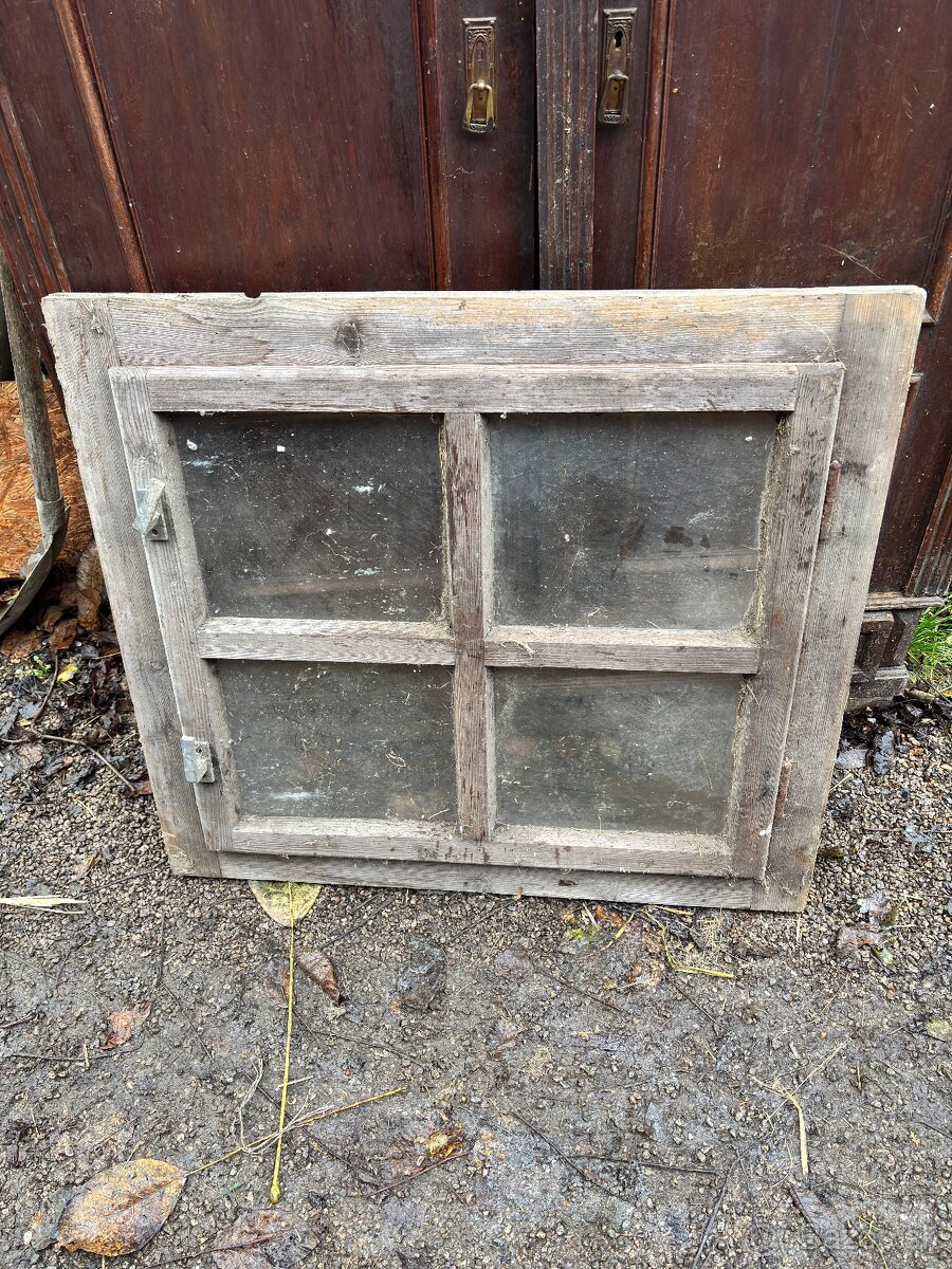 Staré okno 95x85