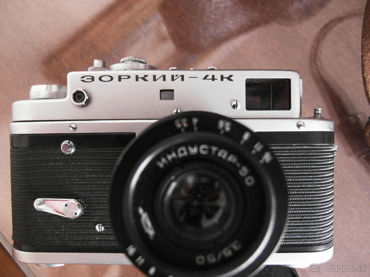 Starý fotoaparát Zorki 4K