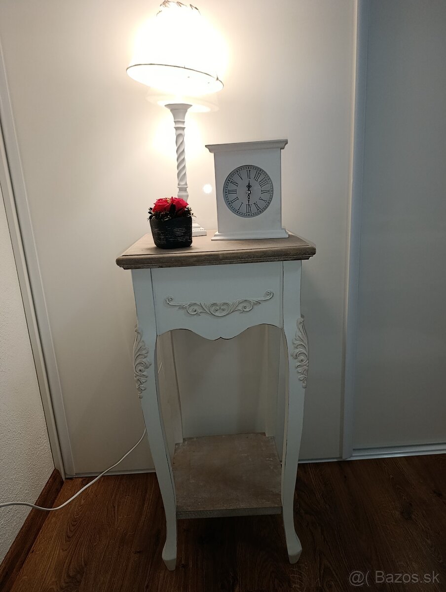 Vintage stôl + lampa + hodiny