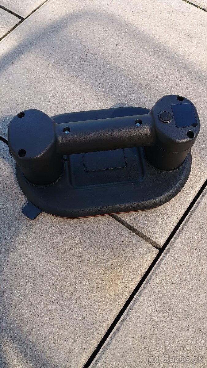 Aku vakuova prisavka pre obkladacov