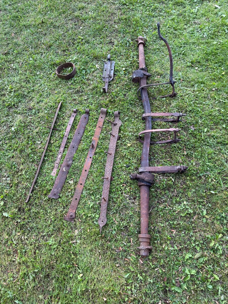 Darujem starozitne kovove predmety zo sopy.