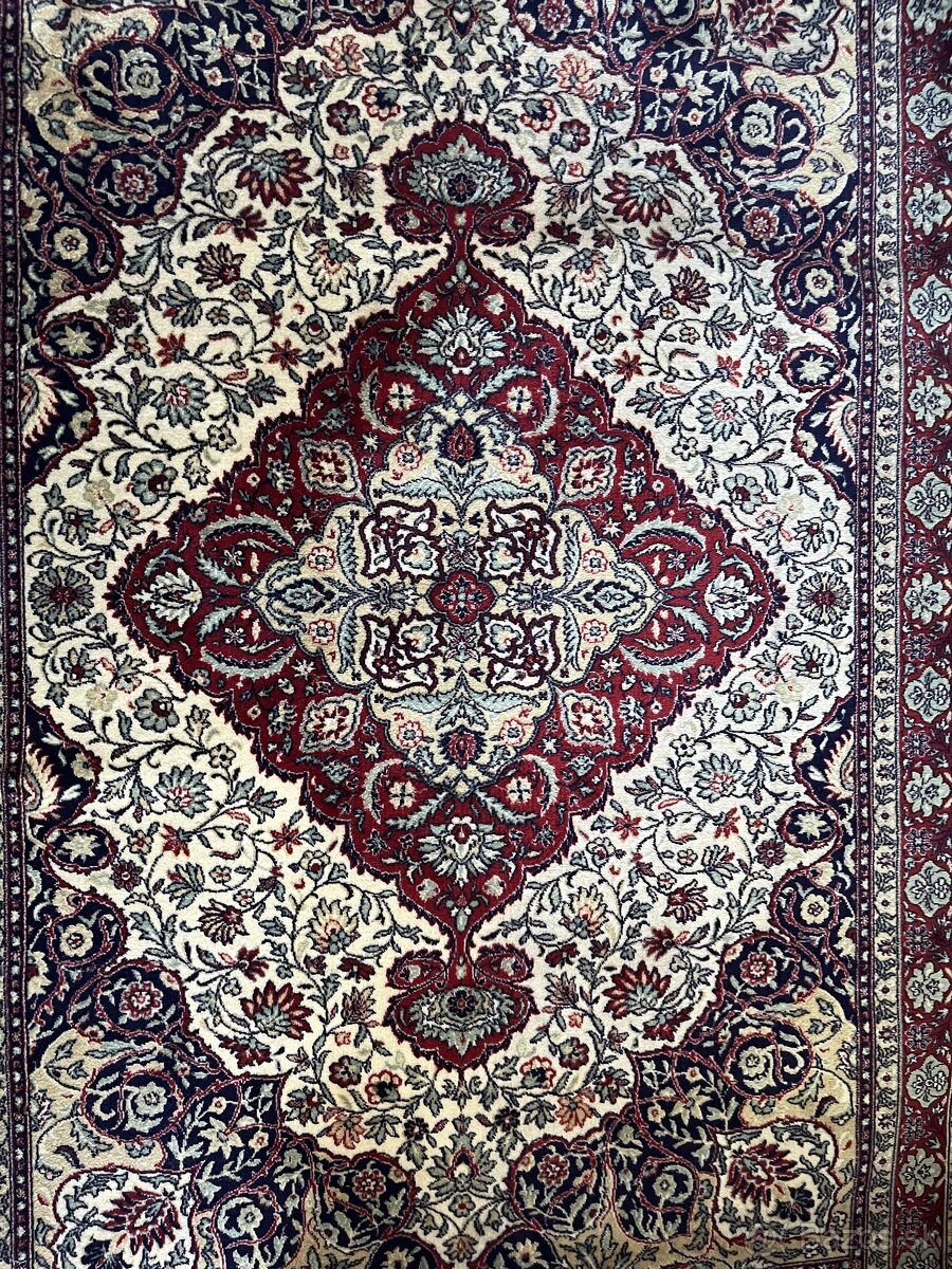 Plysovy koberec 240cm x 160cm