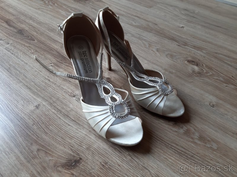 sandálky ecru vel.42 18 eur