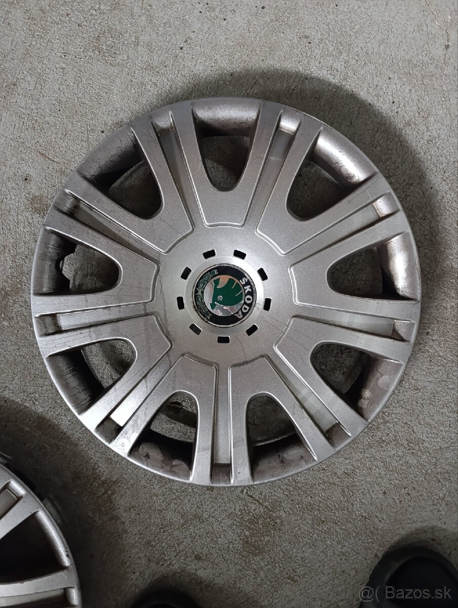 Puklice R15 - Škoda 4ks