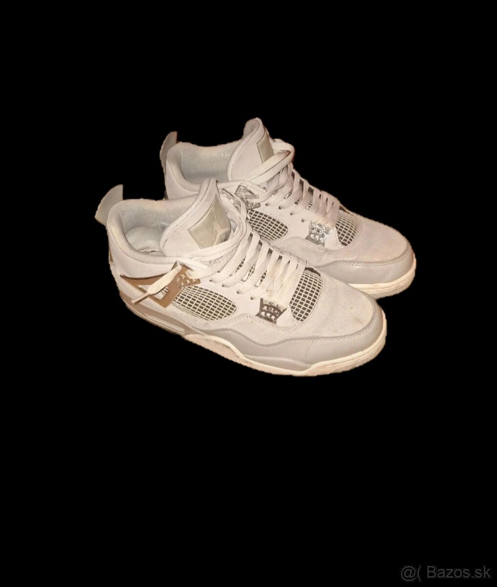 Jordan 4 frozen moments