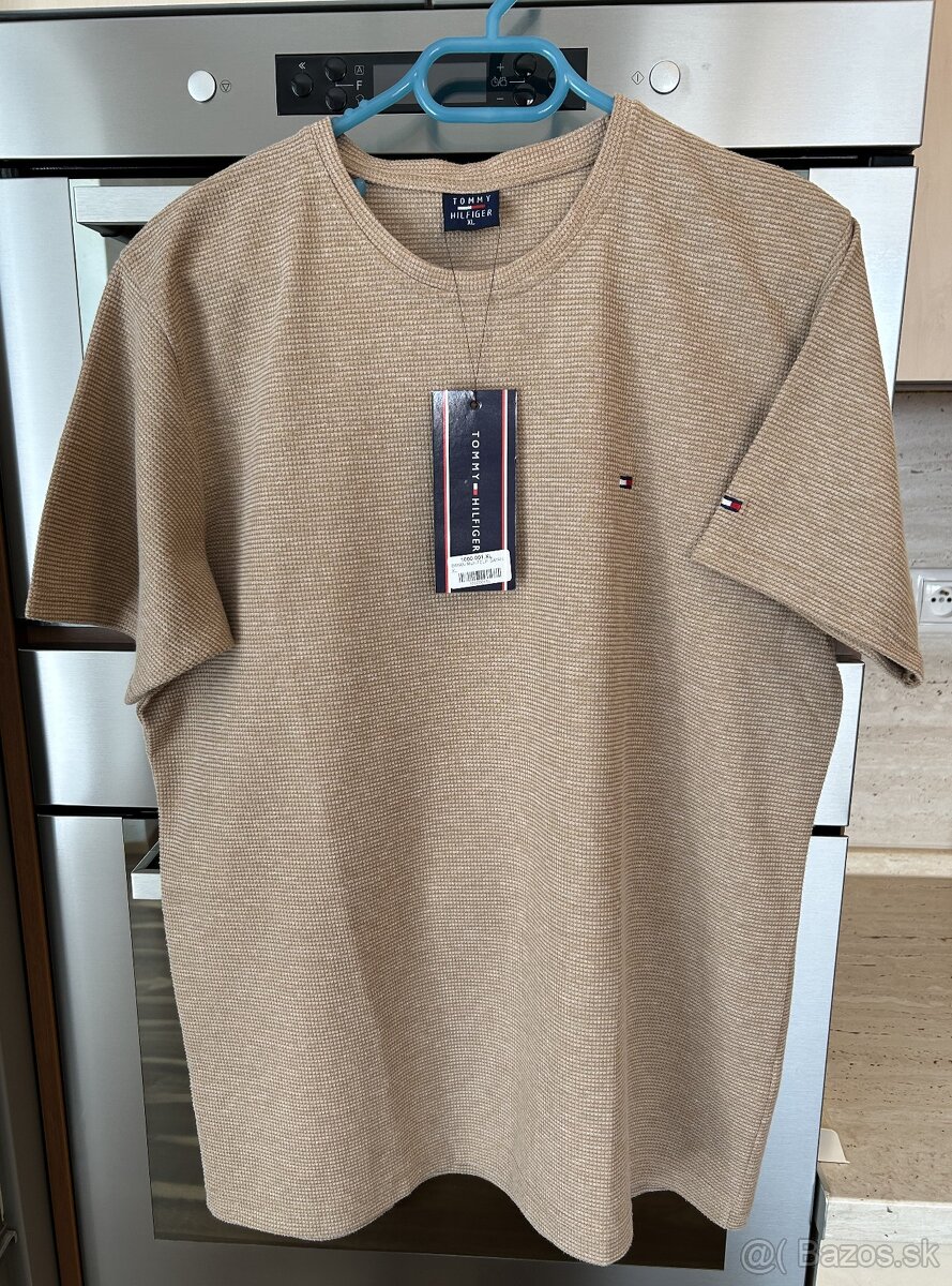 Tommy Hilfiger pánske tričko veľkosť XL
