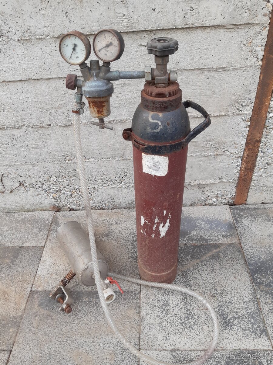 C02 flasa povodne vyroba sody