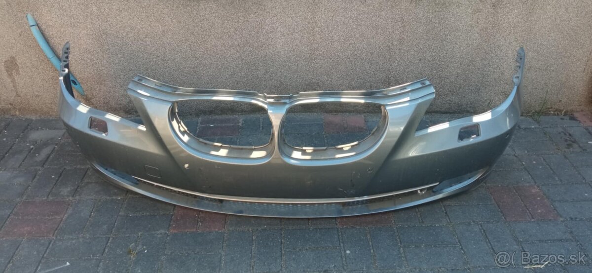 Predám predný naraznik na BMW E60