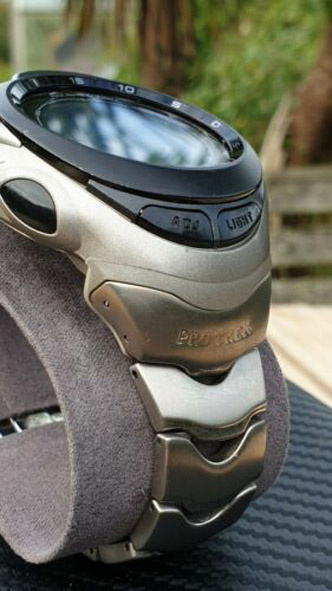 KÚPIM  Titanový remienok na hodinky Casio