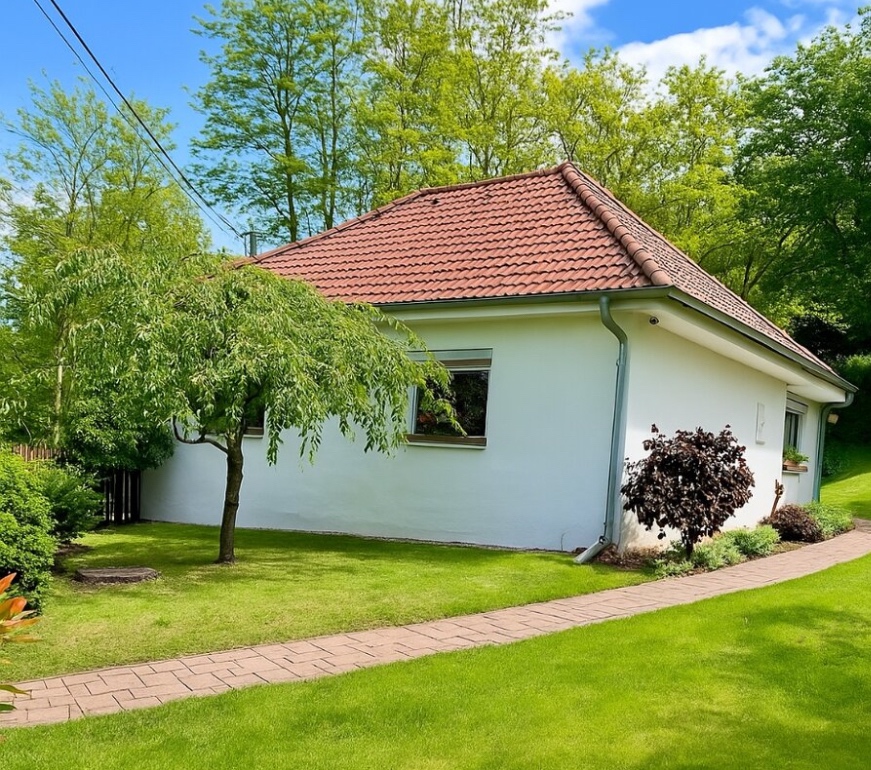 Na predaj 3 izbový rodinný dom, Semerovo