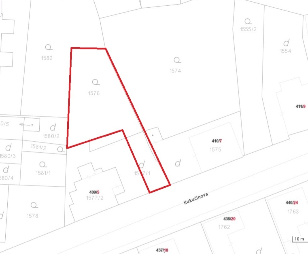 Predám pozemok v centre Šurian.