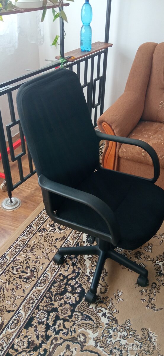 Kancelárska stolička