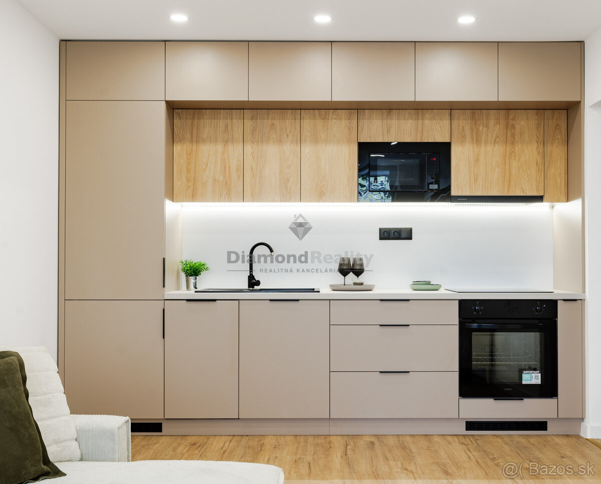 PREDANÝ Na predaj 1,5 izbový byt po rekonštrukcii, Palkovičo