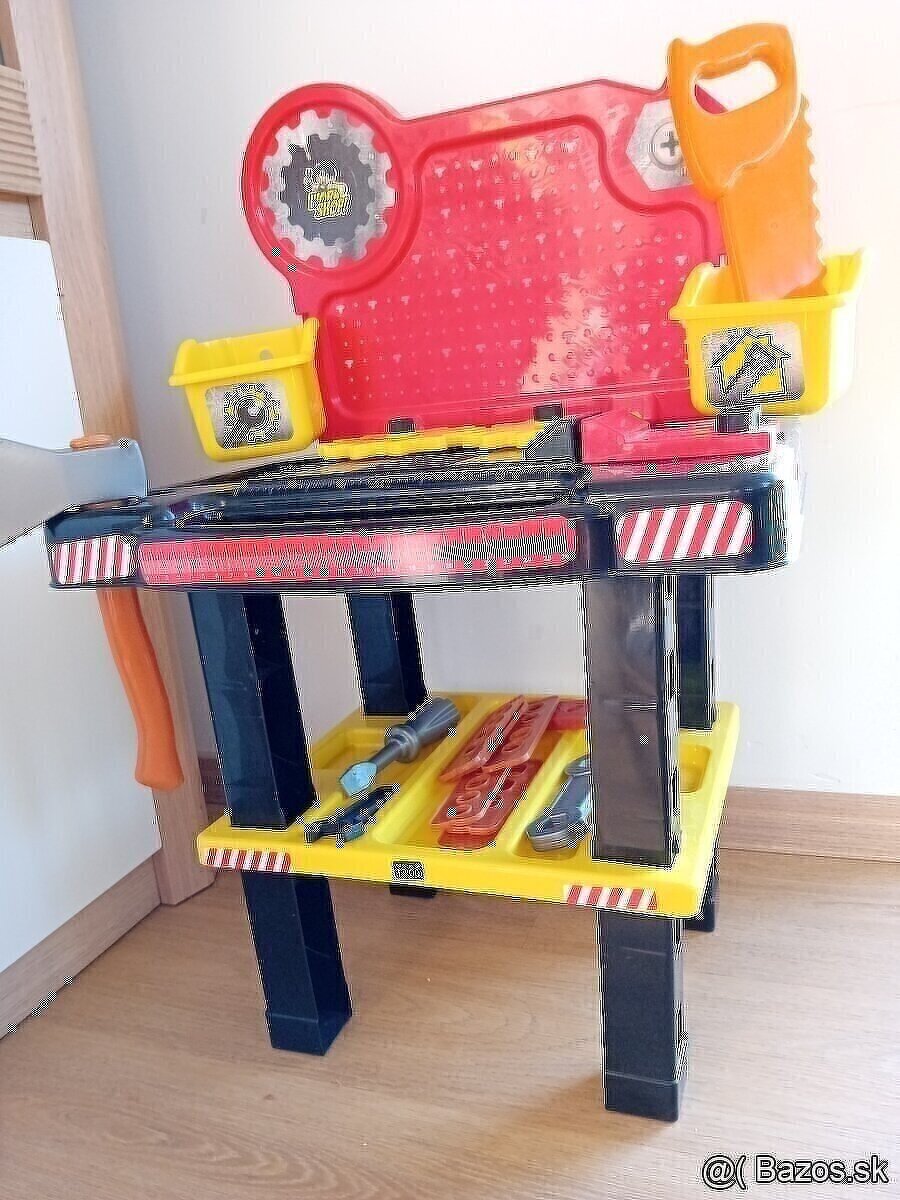 Stolík pre malého majstra