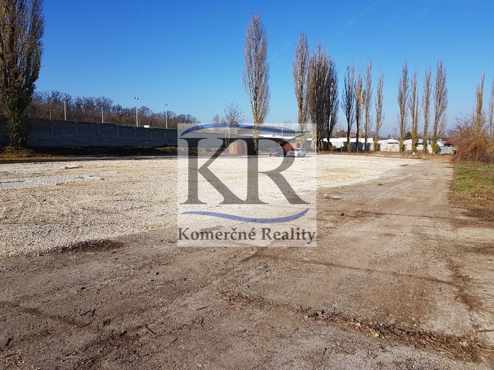 Vonkajšie spevnené plochy v Nitre, 5000m2