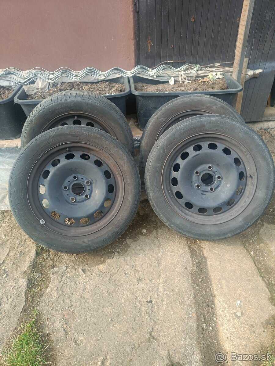 Plechové disky 5x112 R16 na letných pneumatikách nokian