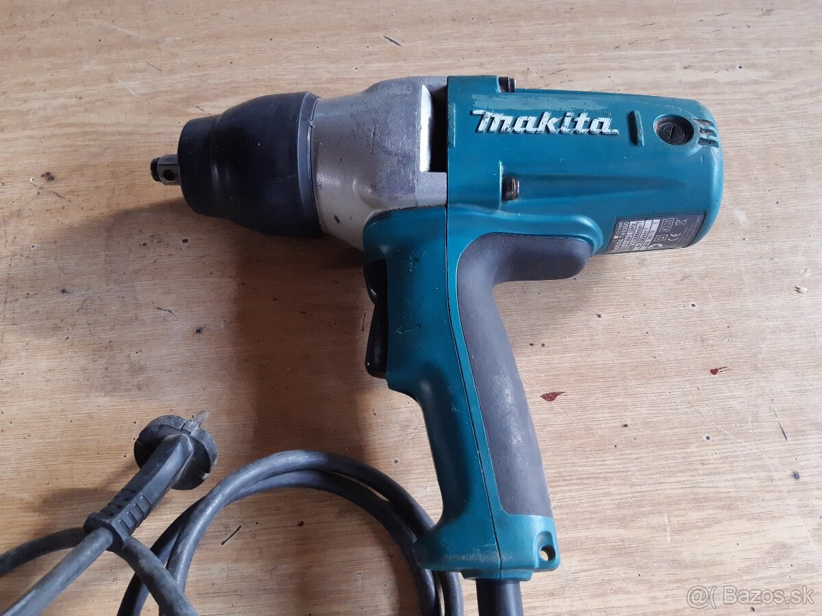 Razový uťahovač Makita TW0350