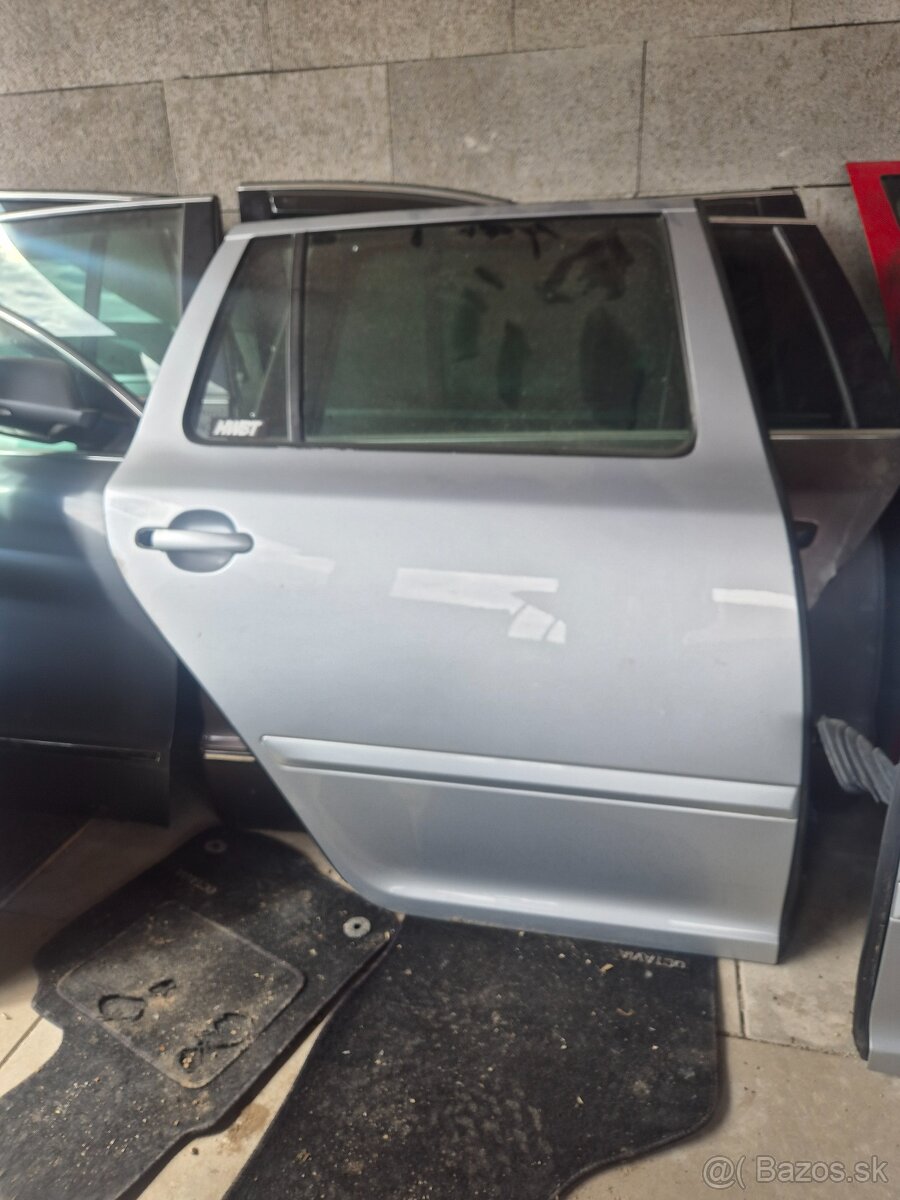Predám pravé zadné dvere pre Škoda Octavia II 2 combi