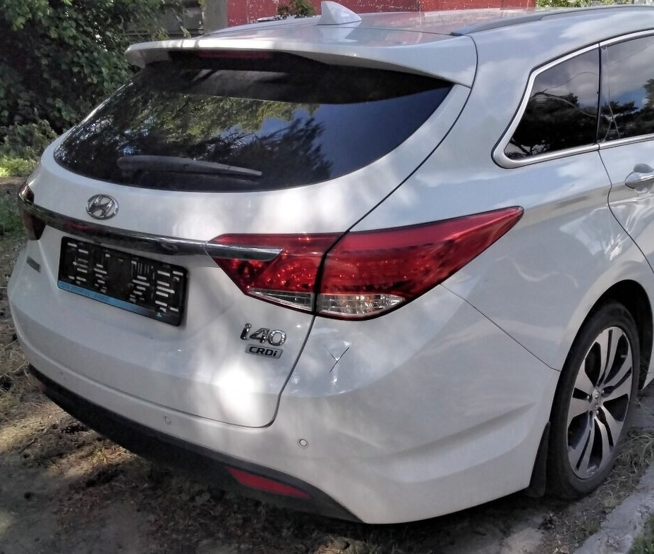 HYUNDAI i40 CW 1.7 CRDi 2015 predám piate DVERE, MOTOR D4FD