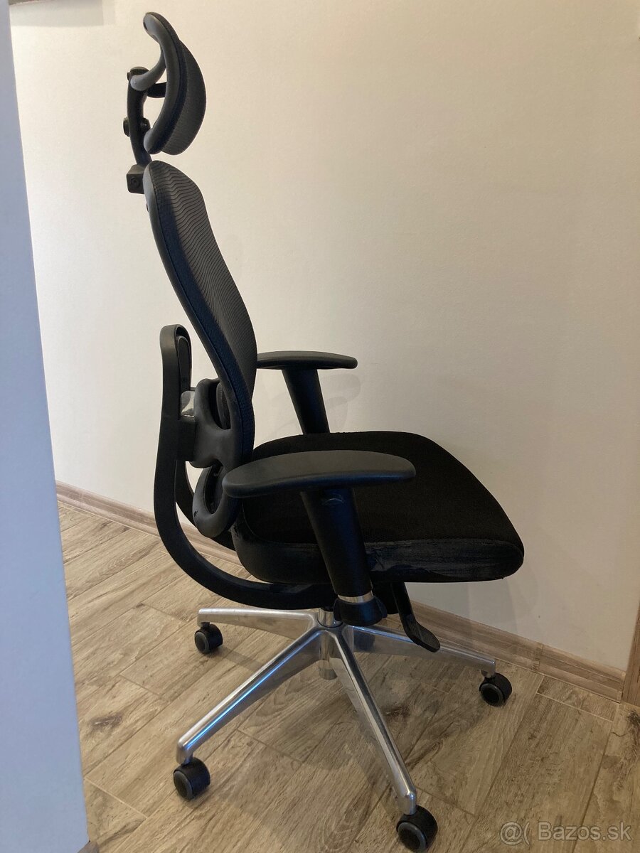 Kancelarske kreslo