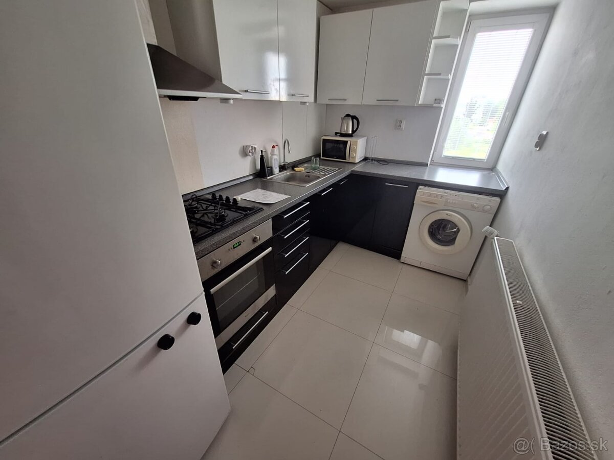 PRENÁJOM – 2 izbový byt s balkónom – MICHALOVCE