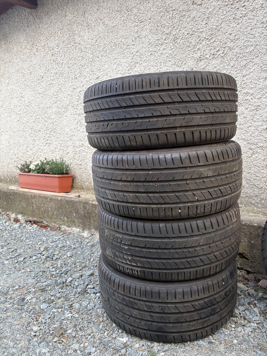 235/40 R18 Letne DOT 0923