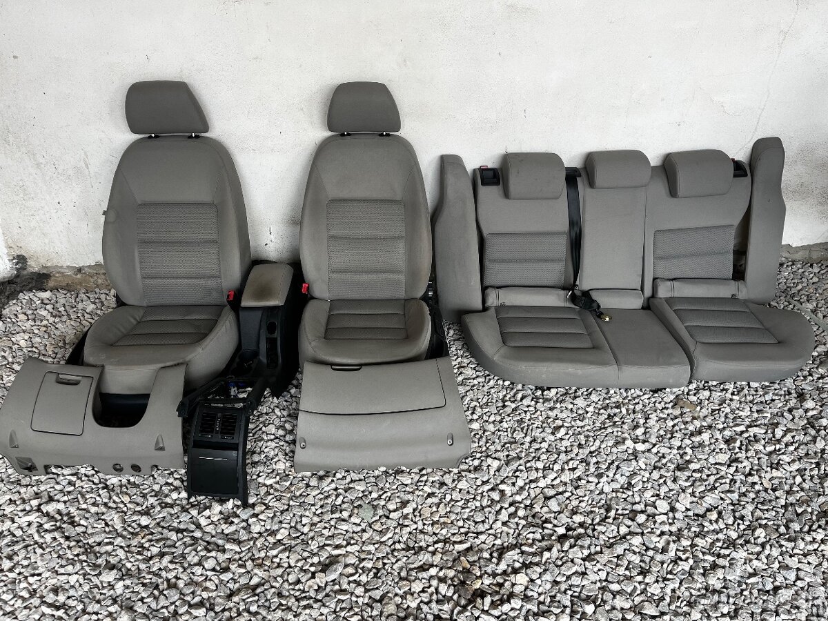 Sedačky Skoda octavia 2