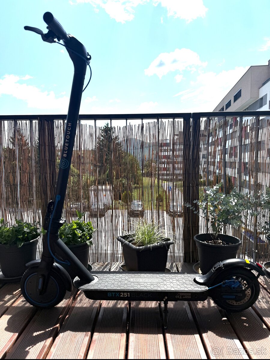 Elektronická kolobežka BLUETOUCH BTX251 BLACK