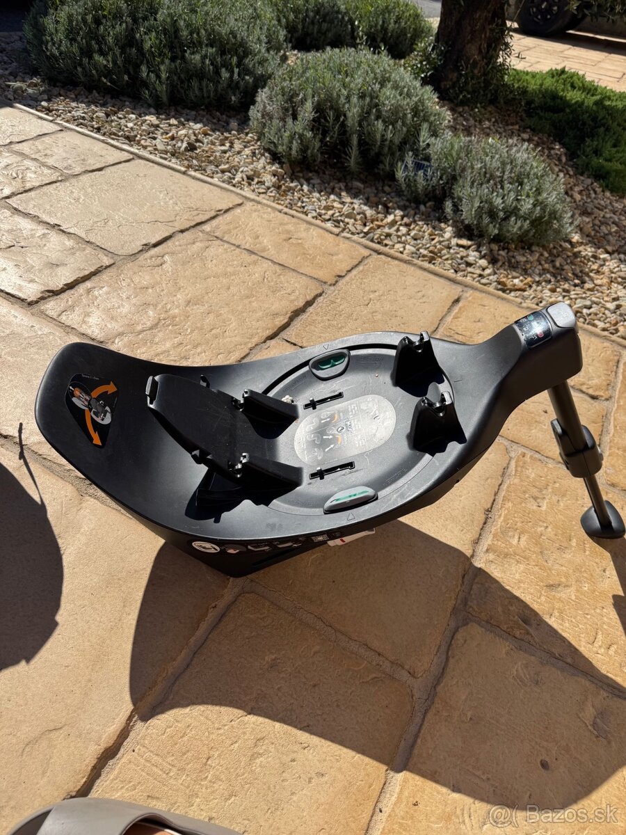 Autosedačka CYBEX Cloud T i-Size + isofix základňa 2019