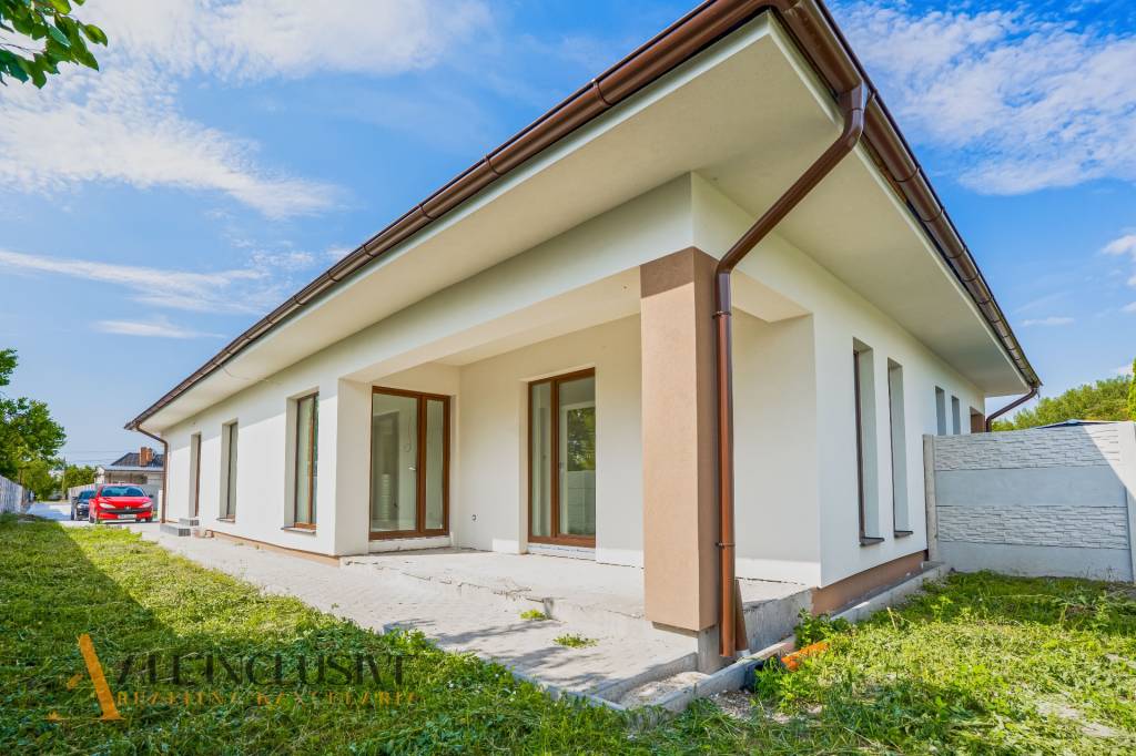 ALL INCLUSIVE | NA PREDAJ 4-IZBOVÝ ROD. DOM-DVOJDOM, BLATNÁ