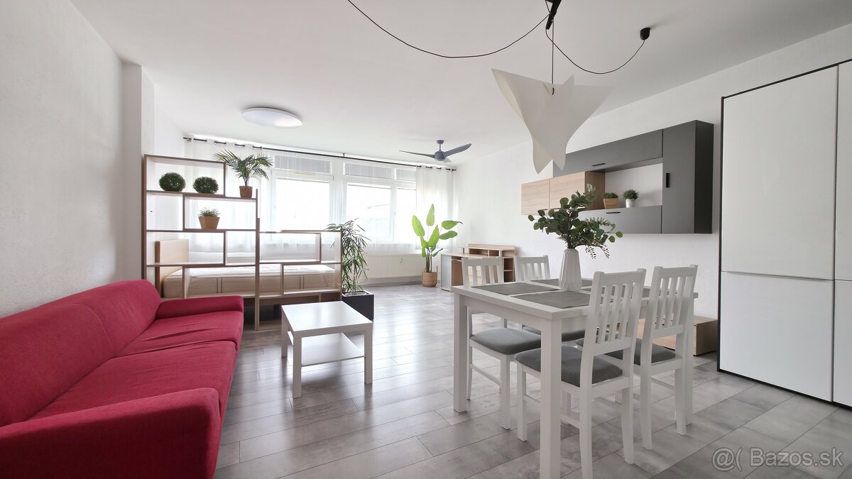 VELKOMETRÁŽNY 1 IZB.AP.BYT-TRNAVSKÁ CESTA,RUŽINOV,BRATISLAVA