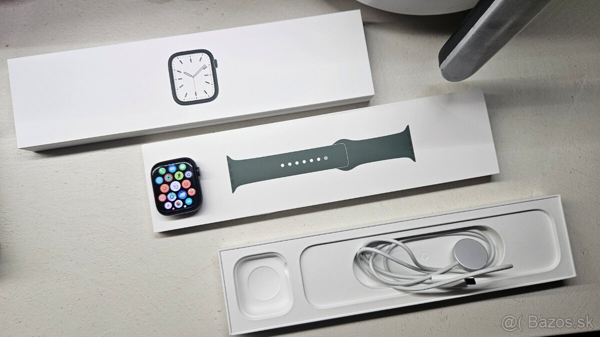 Apple Watch 7 black 45mm - s krabičkou