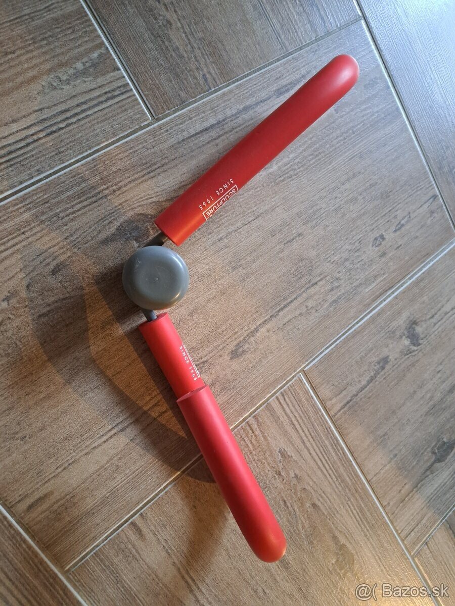 Posilovac prsných svalov