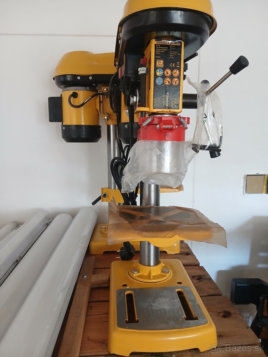 Predám malu stojanovú vrtačku  BELGER