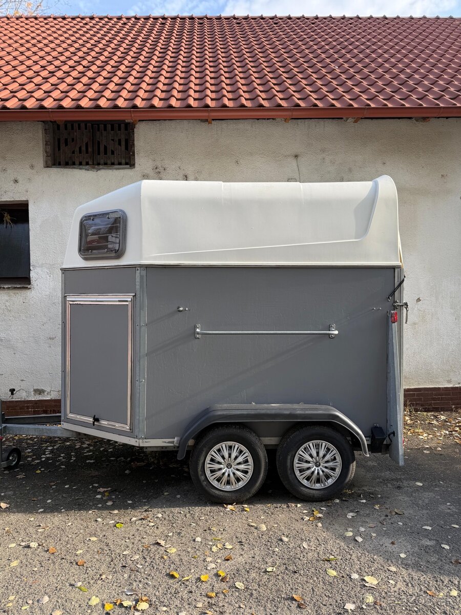 Prenajom vozika na kone