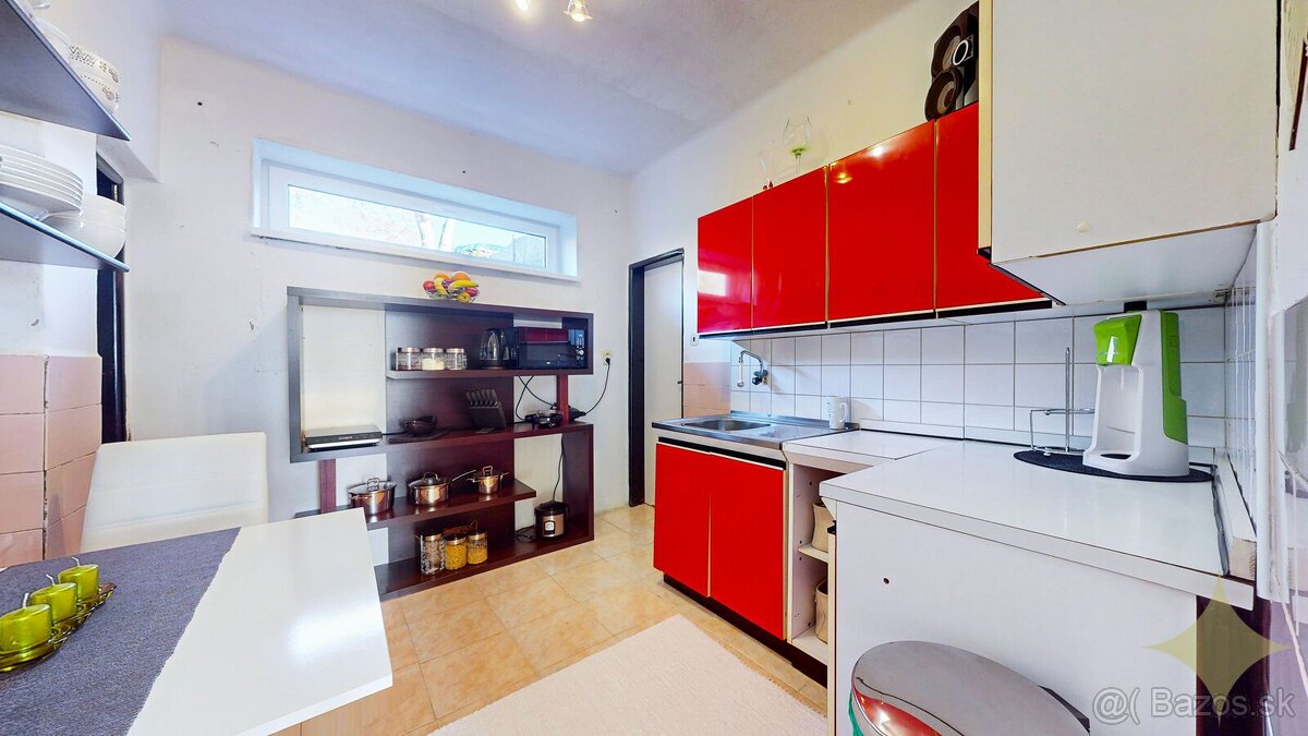 VÝRAZNE ZNÍŽENÁ CENA - NAJLACNEJŠÍ dom s DVOJGARÁŽOU, DVOROM