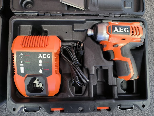 Rázový uťahovák AEG BSS - 2x