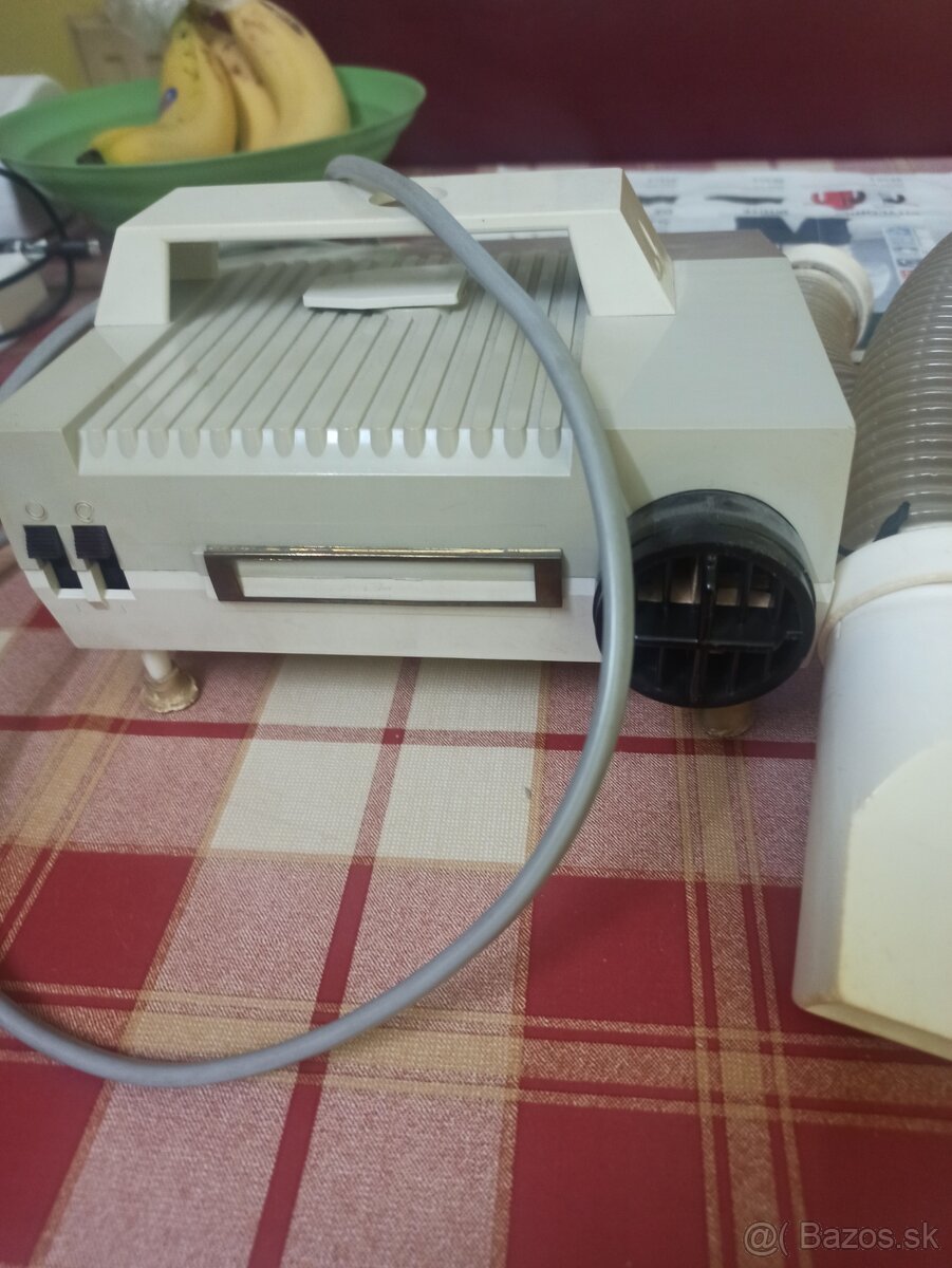 Retro sušič na vlasy.