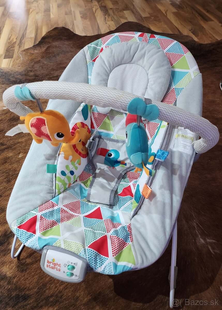 Hojdacie a vybrujúce kreslo pre bábätká