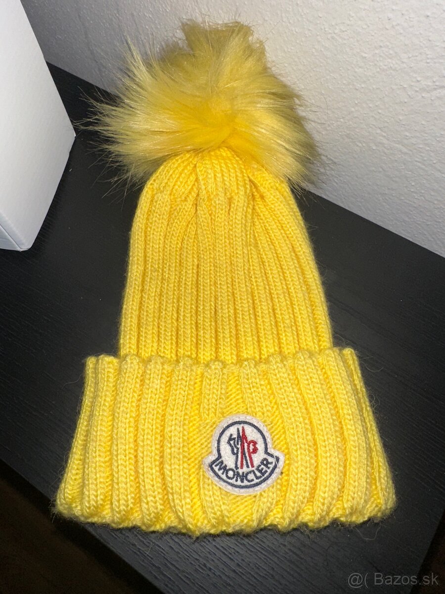 Moncler žltá čiapka